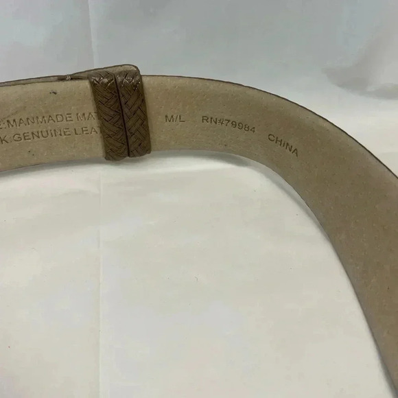 Chico's Adjustable Metal Circles Leather Belt M/L - Picture 5 of 5